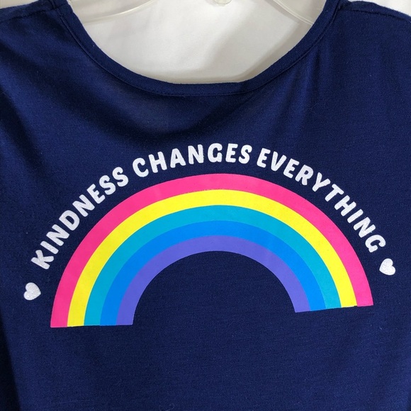 Modern Lux “Be Kind” Kindness Heart Tee - Picture 4 of 7